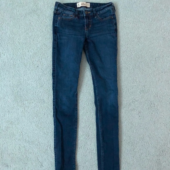 Dark wash Hollister Jeans - Picture 4 of 5
